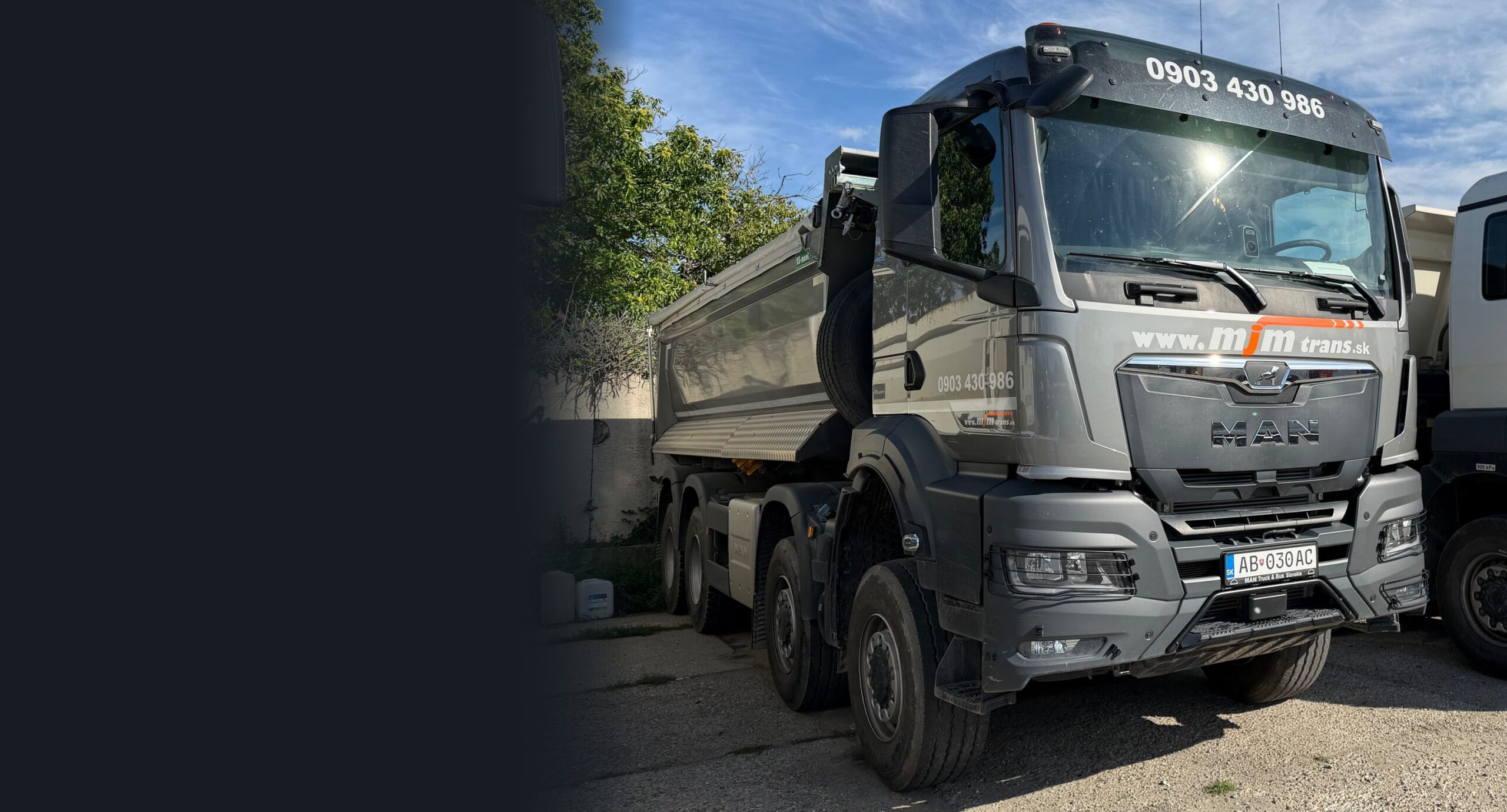 Sklápač MAN TGS 8×8 MJM TRANS